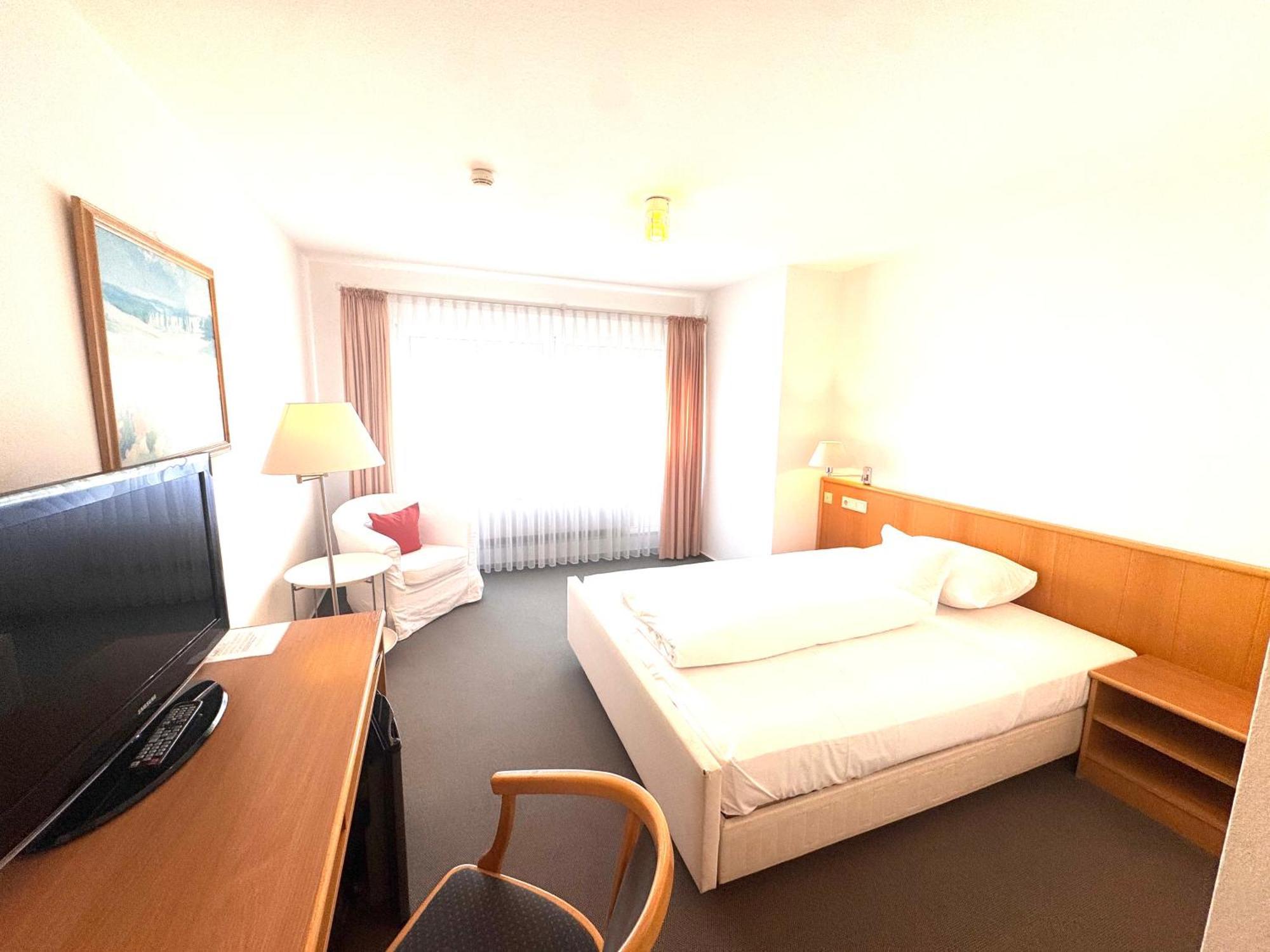 Kirchers Park & Wellnesshotel Kaiserstuhl Garni Endingen am Kaiserstuhl Ngoại thất bức ảnh