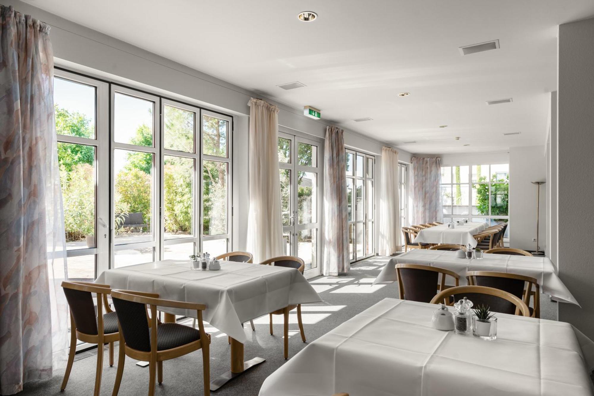 Kirchers Park & Wellnesshotel Kaiserstuhl Garni Endingen am Kaiserstuhl Ngoại thất bức ảnh