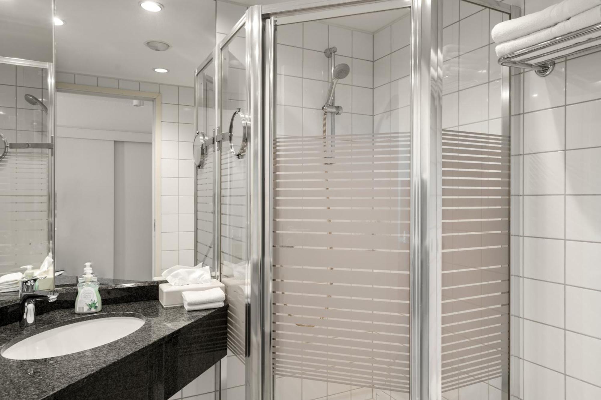 Kirchers Park & Wellnesshotel Kaiserstuhl Garni Endingen am Kaiserstuhl Ngoại thất bức ảnh